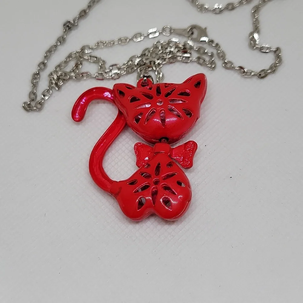 Kitty Cat Pendant Necklace Red Rhinestone Movable Head 14